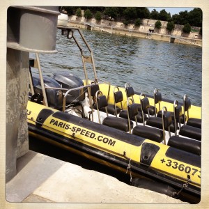 Speed-boat--parisspeed-paris-vitesse-promenade-bateau-photo