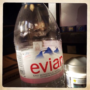 avis-evian-chez-vous-test-eau-domicile-livraison-gratuite