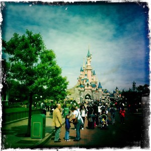 chateau-disneyland-paris-fille