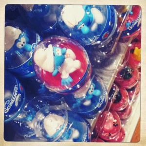 oeuf-bebe-schtroumph-plastique-jouet