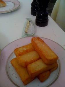 Laduree-paris-champs-elysees-mauvais-dejeuner-m-copie-3