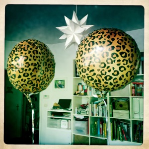 Idée gouter anniversaire bébé ou enfant sur le thème de la jungle et du zoo ballons leopard