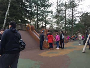 attraction pour les enfants de 2 ans à Disneyland villae indien de pocahontas