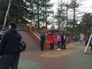 attraction pour les enfants de 2 ans à Disneyland villae indien de pocahontas