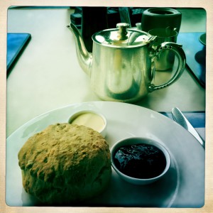 Bateau Britannia edimbourg scones