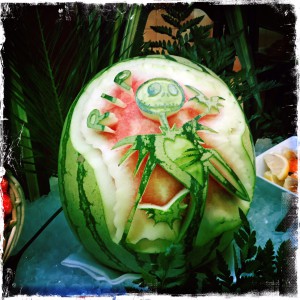 brunch inventions paris theme personnages Disneyland sculpture pastèque