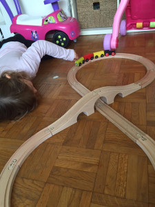 enfant qui ronge ses ongles