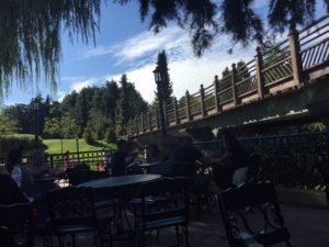 astuces pour votre visite en famille à Disneyland Paris terrasse