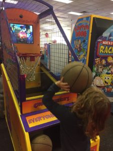 une-sortie-enfant-a-miami-chuck-e-cheese-miami