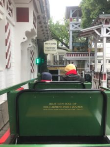 activités en famille à Copenhague. tivoli train